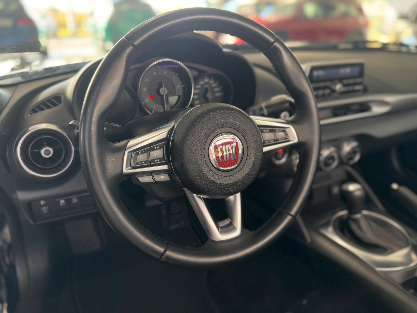 Fahrzeugabbildung Fiat 124 Spider  Klimaanlage Tempomat LM-Felgen TOP