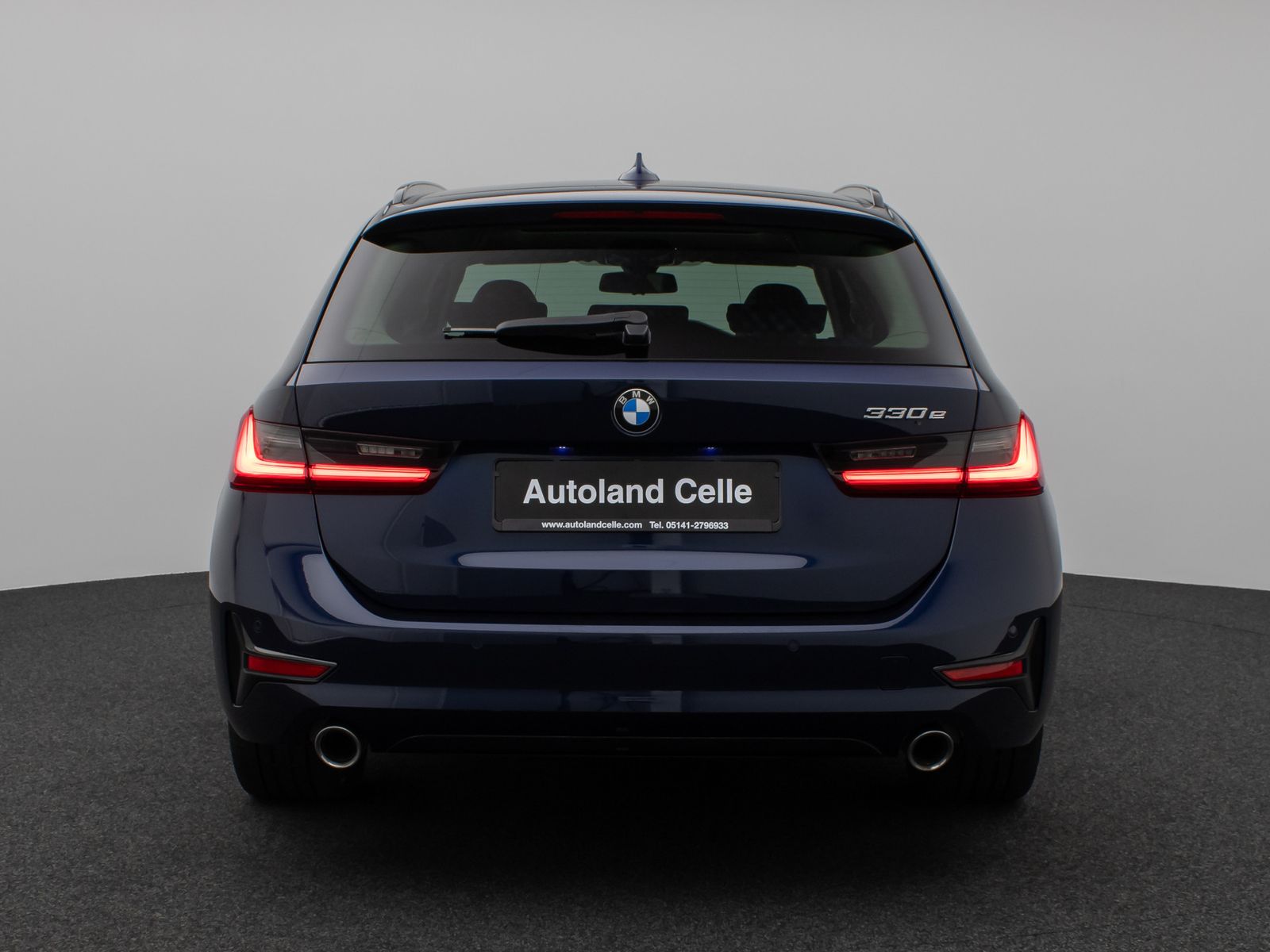 Fahrzeugabbildung BMW 330e Sport Line Panorama HUD DAB HiFi PDC Alarm