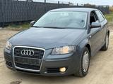 Audi A3 1.9 TDI Attraction/KLIMAAUTO/77-KW/EURO4/ - Audi A3 aus 2005 mit Diesel-Antrieb