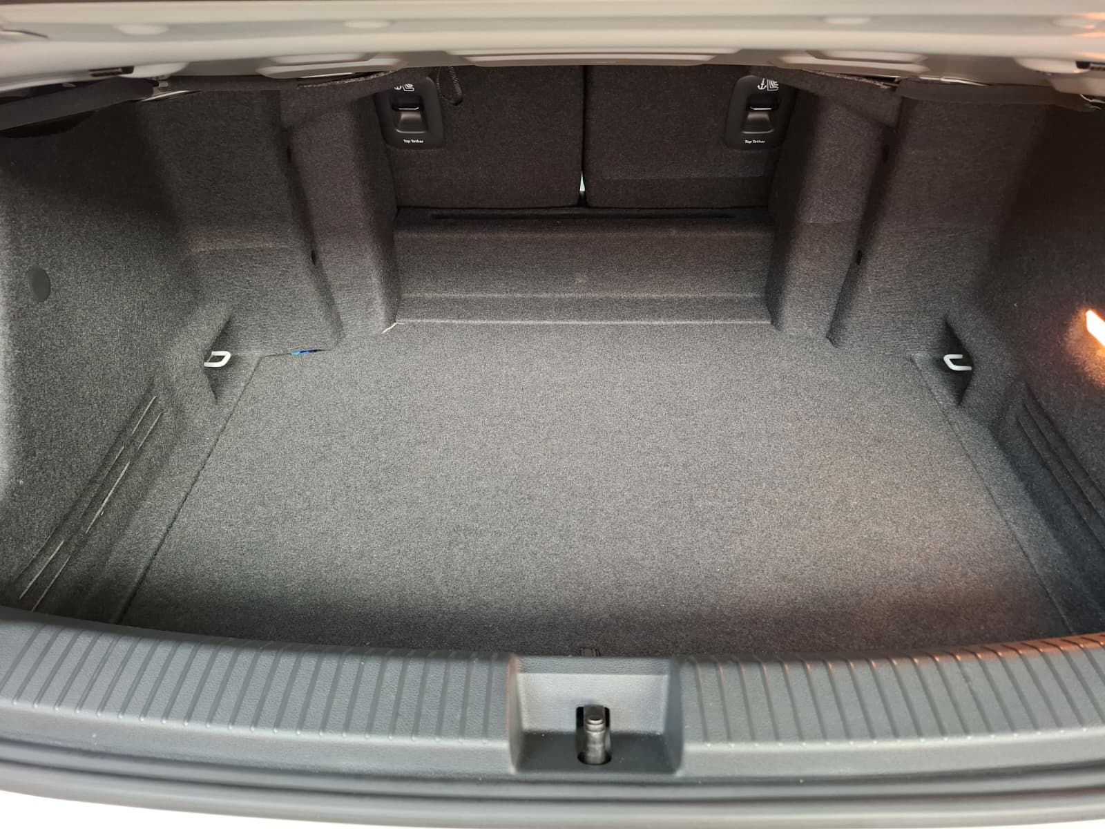 Fahrzeugabbildung Volkswagen T-Roc Cabriolet R-Line Edit. Karmann 1,5 TSI DSG