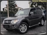 Mitsubishi Pajero Intense *4x4*LEDER*XENON*SHZ*NAVI*KAMERA* - Mitsubishi Pajero Intense mit Diesel-Antrieb