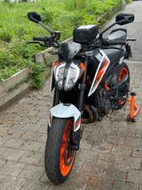 KTM Duke 890 R, Akra, Blipper u.v.m. - STREETFIGHTER