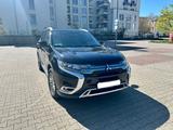 Mitsubishi Outlander Sprit/plug in hybrid/... - Mitsubishi Outlander in Frankfurt (Main)
