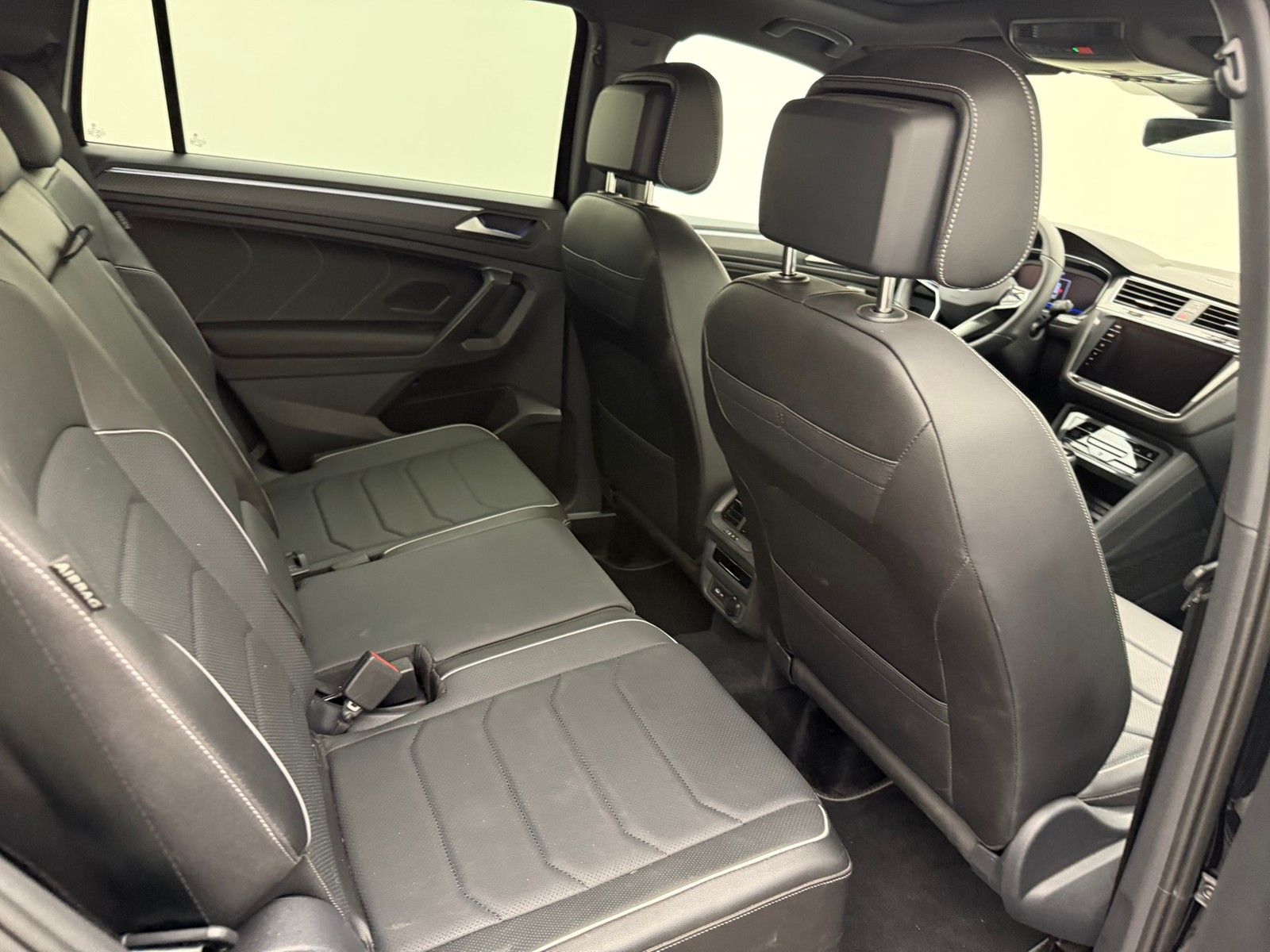 Volkswagen Tiguan Allspace TSI DSG 4M R-Line 7Sitze PanoEA8 foto 14