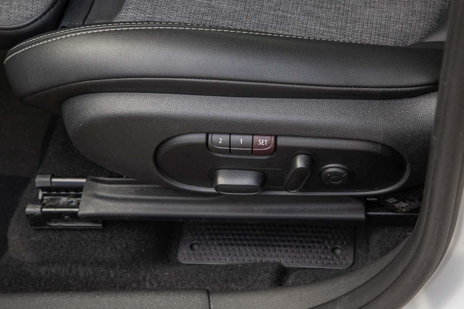MINI Countryman SE ALL4 Chili HeadUp Klima RFK LED