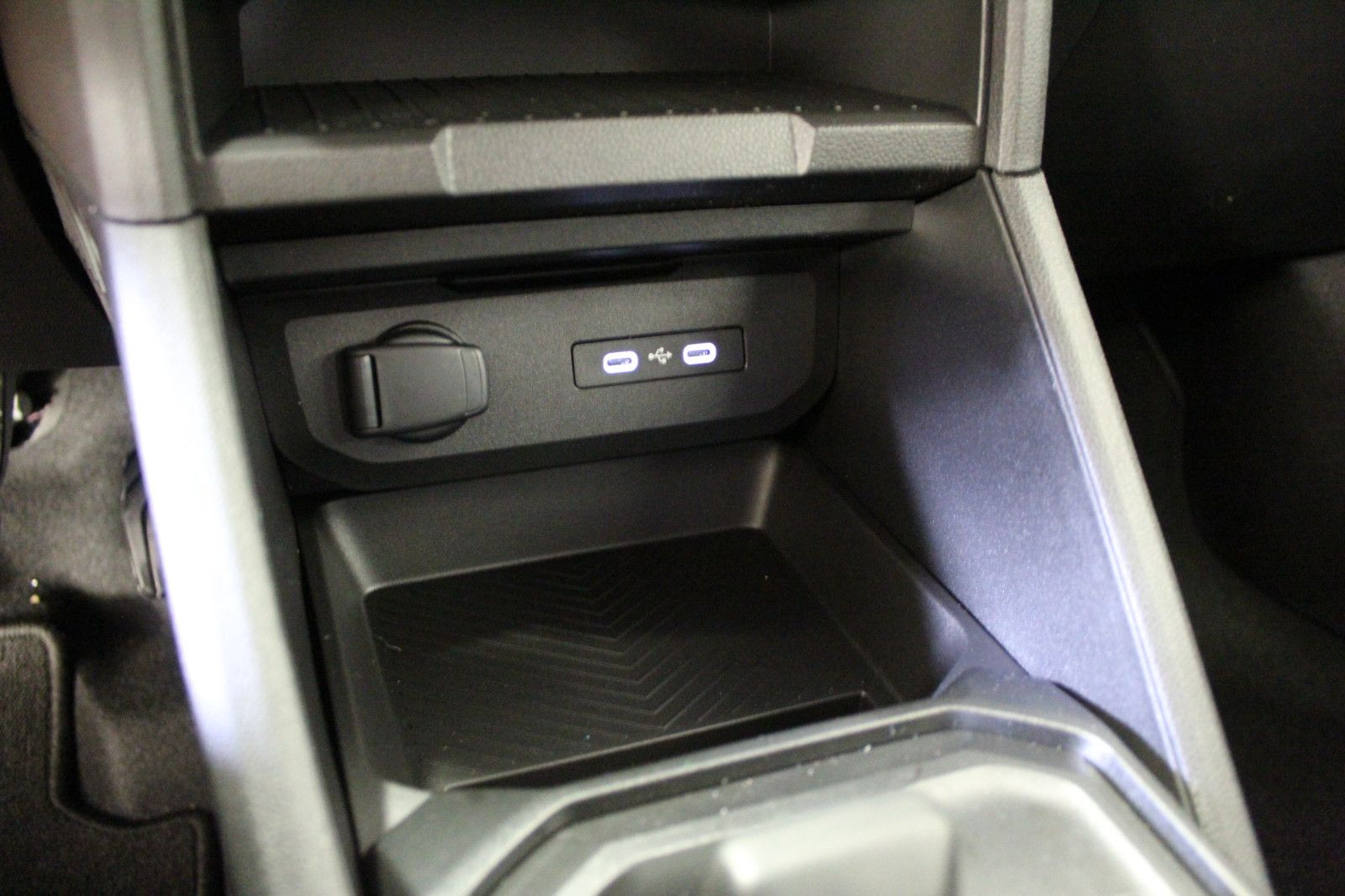 Fahrzeugabbildung Dacia Duster hybrid 155 Expression*Winterpaket*