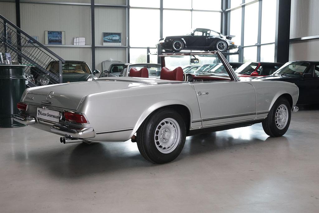 Mercedes-Benz SL 230