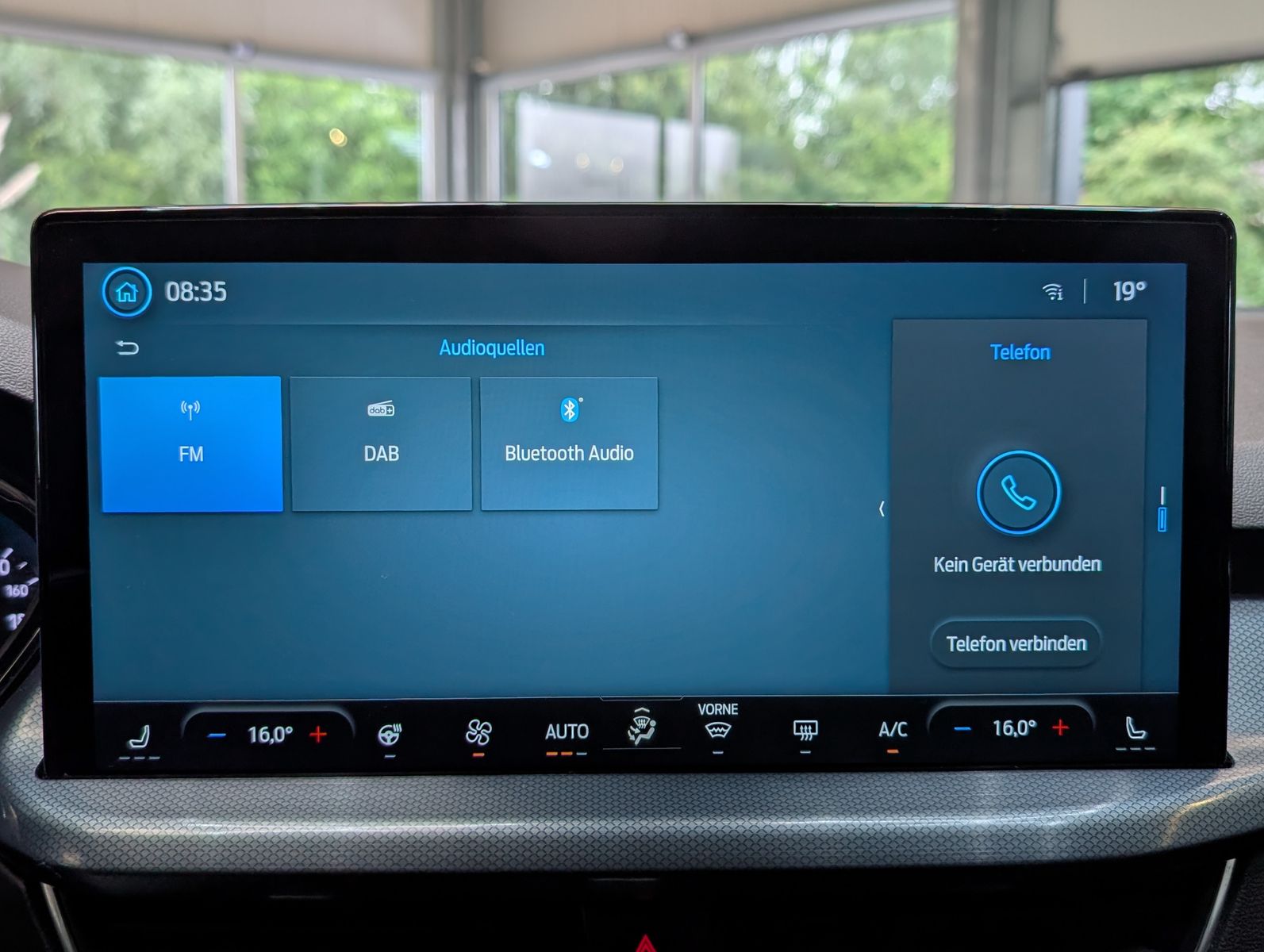 Fahrzeugabbildung Ford Focus Limo EB Active SHz LED Navi ACC Kamera 17"