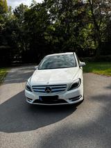 Mercedes-Benz B 180 BlueEFFICIENCY - - Mercedes-Benz B 180: Blueefficiency