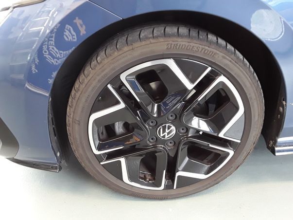 Golf VIII Variant 2.0 TDI DSG R-LINE IQLIGHT+AHK
