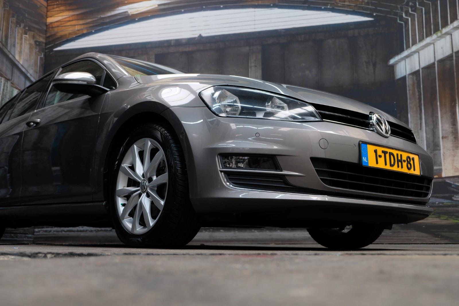 Volkswagen Golf 1.6 Blue TDI DSG Highline*Leder*Shz*AHK*Nav