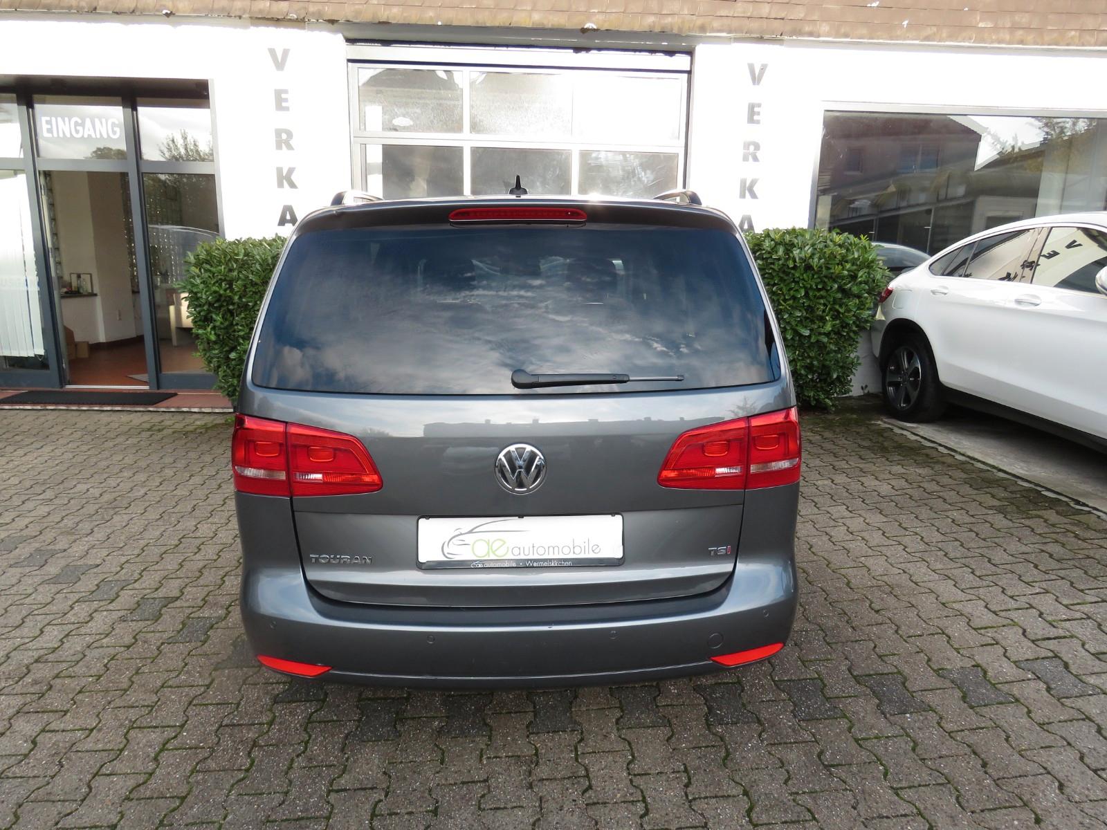 Volkswagen Touran Comfortline / AUTOMATIK / 7 SITZER