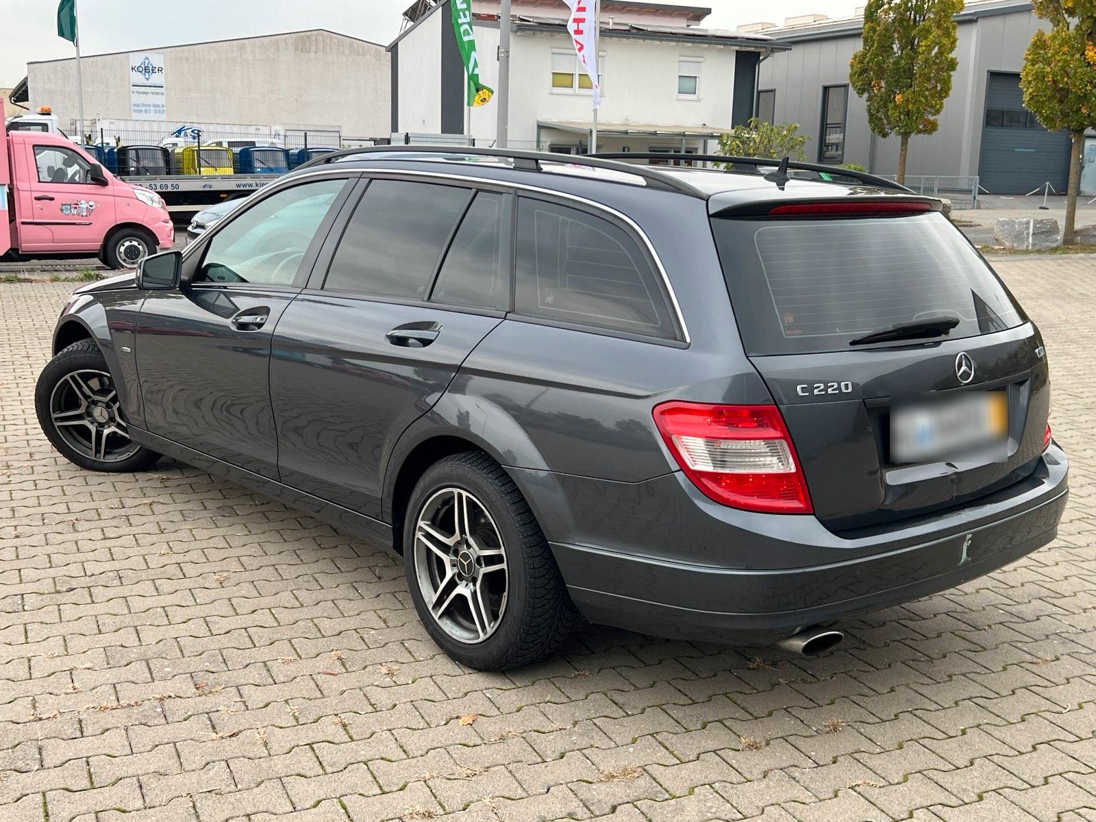 Mercedes-Benz C220 2009 — rear view