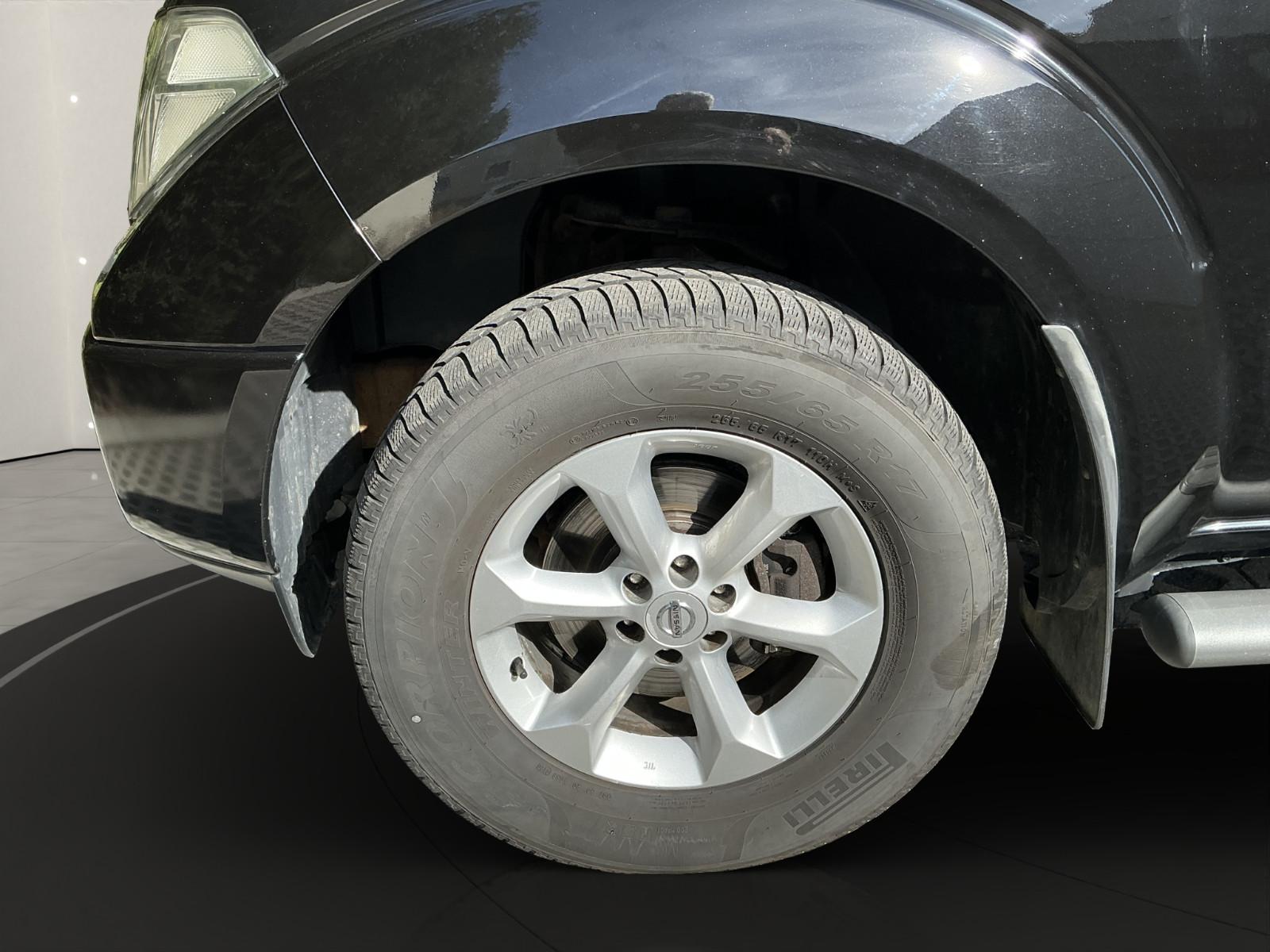 Nissan Navara Double Cab LE 4x4 | 171 ch | BVA | Cuir | Toit ouvrant | Sièges chauffants électriques | Attelage