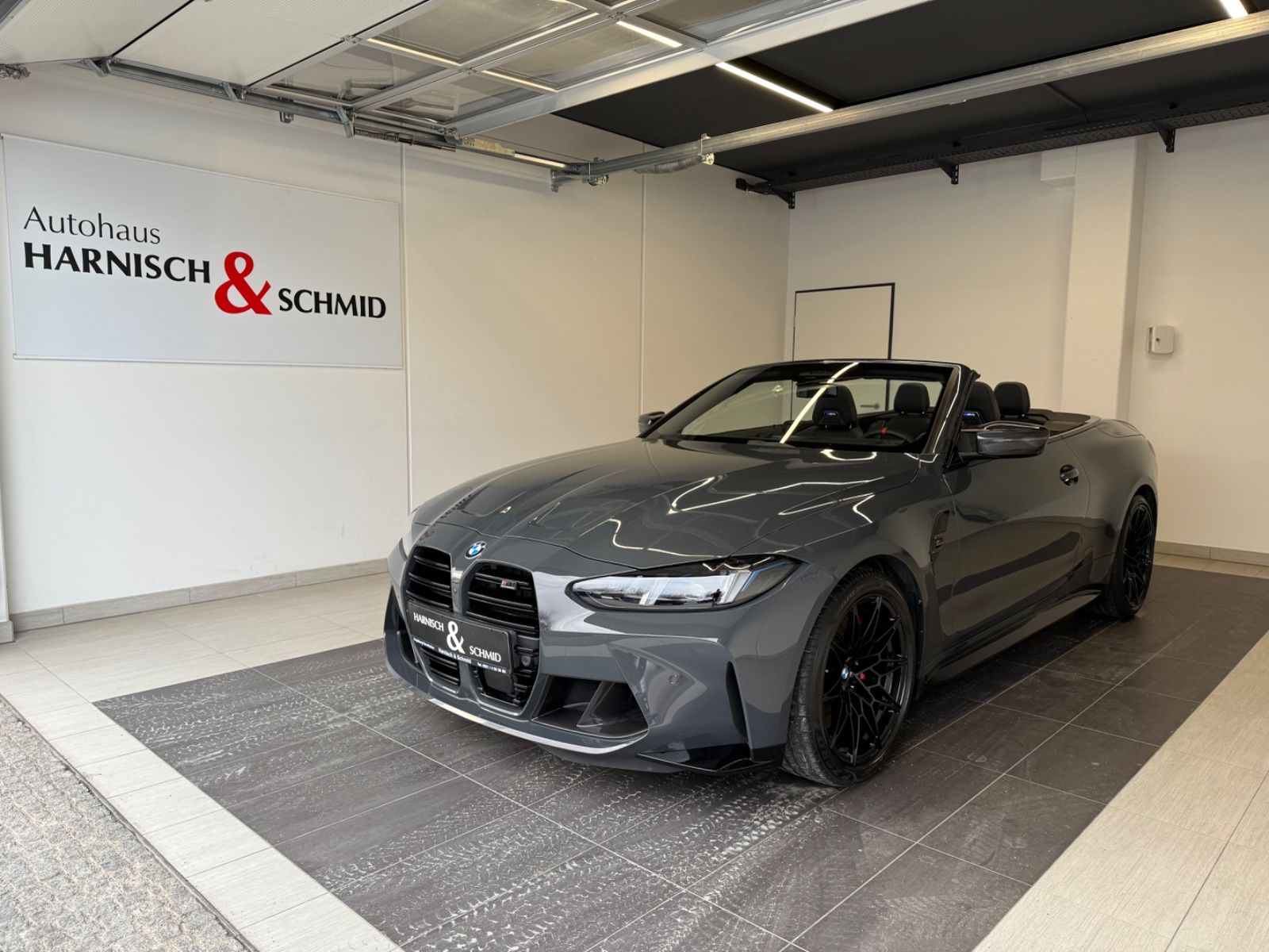 Fahrzeugabbildung BMW M4 Comp. Cabrio xDrive Carb. Int., UltimatePack