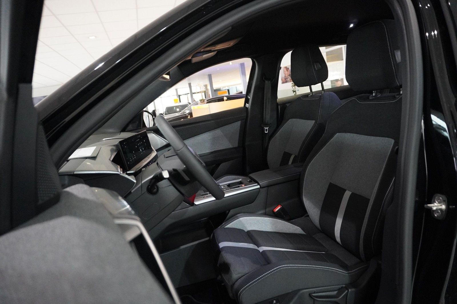 Fahrzeugabbildung Opel Grandland 1.2 48V HYBRID NAVI/LED/KAMERA/DAB+