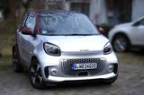 Smart ForTwo coupé 60kW EQ Batterie -17 Tsd km PANO 