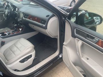 Volkswagen Touareg - 4