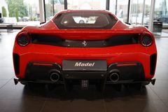 FERRARI 488 Pista Coupé | Full Carbon | Rosso Corsa FERRARI 488 Pista Coupé | Full Carbon | Rosso Corsa
