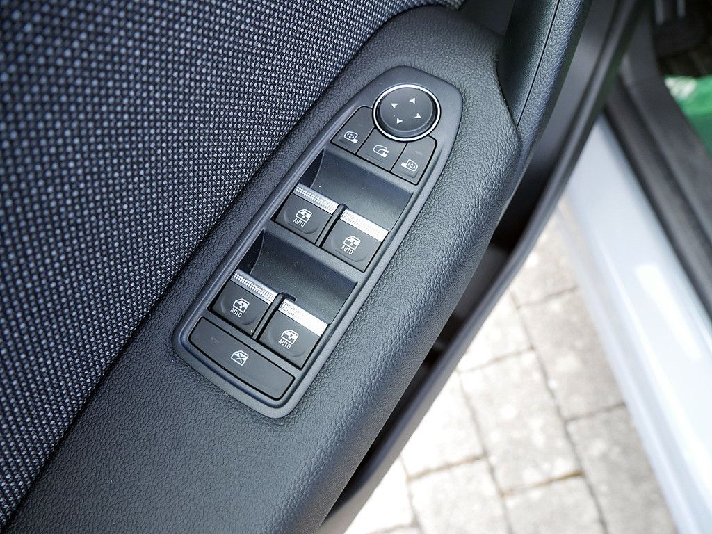 Fahrzeugabbildung Renault Captur Techno TCe 140 Mild Hybrid
