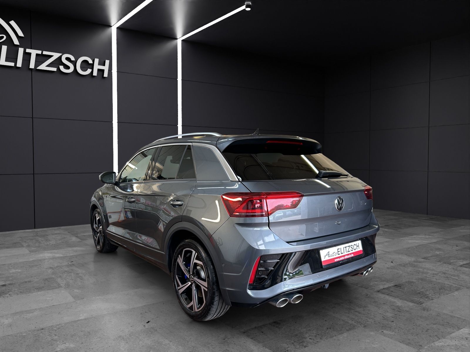 Fahrzeugabbildung Volkswagen T-Roc R 4M DSG  IQ.Light ACC AHK PANO SHZ RearVi
