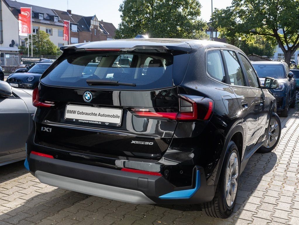 BMW iX1 - Bild 2