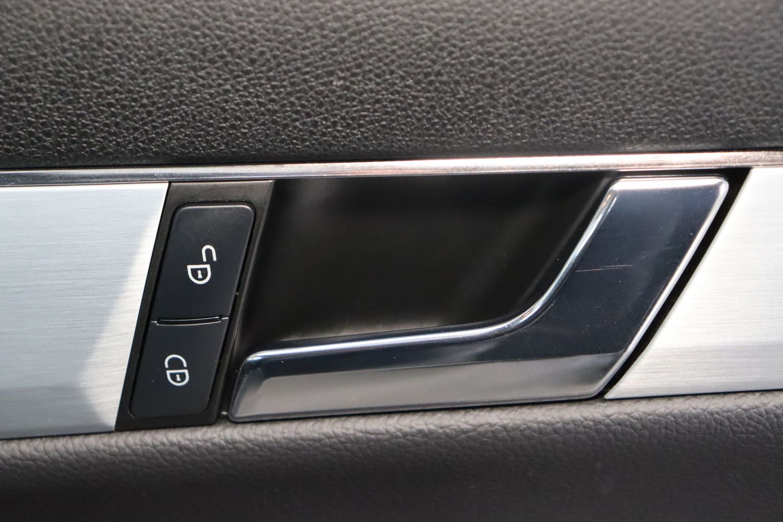 Fahrzeugabbildung Mercedes-Benz C 180 KOMPRESSOR HU/AU 02.27