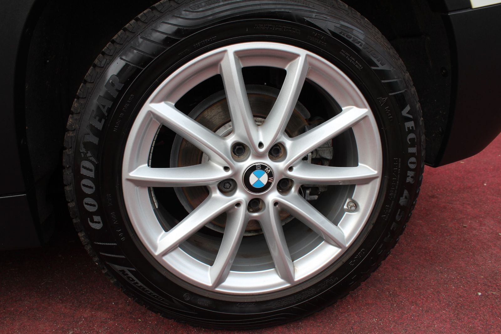 BMW X2 sDrive 18 I ADVANTAGE AUTOMATIK KLIMA LED 2Hd imagem 3
