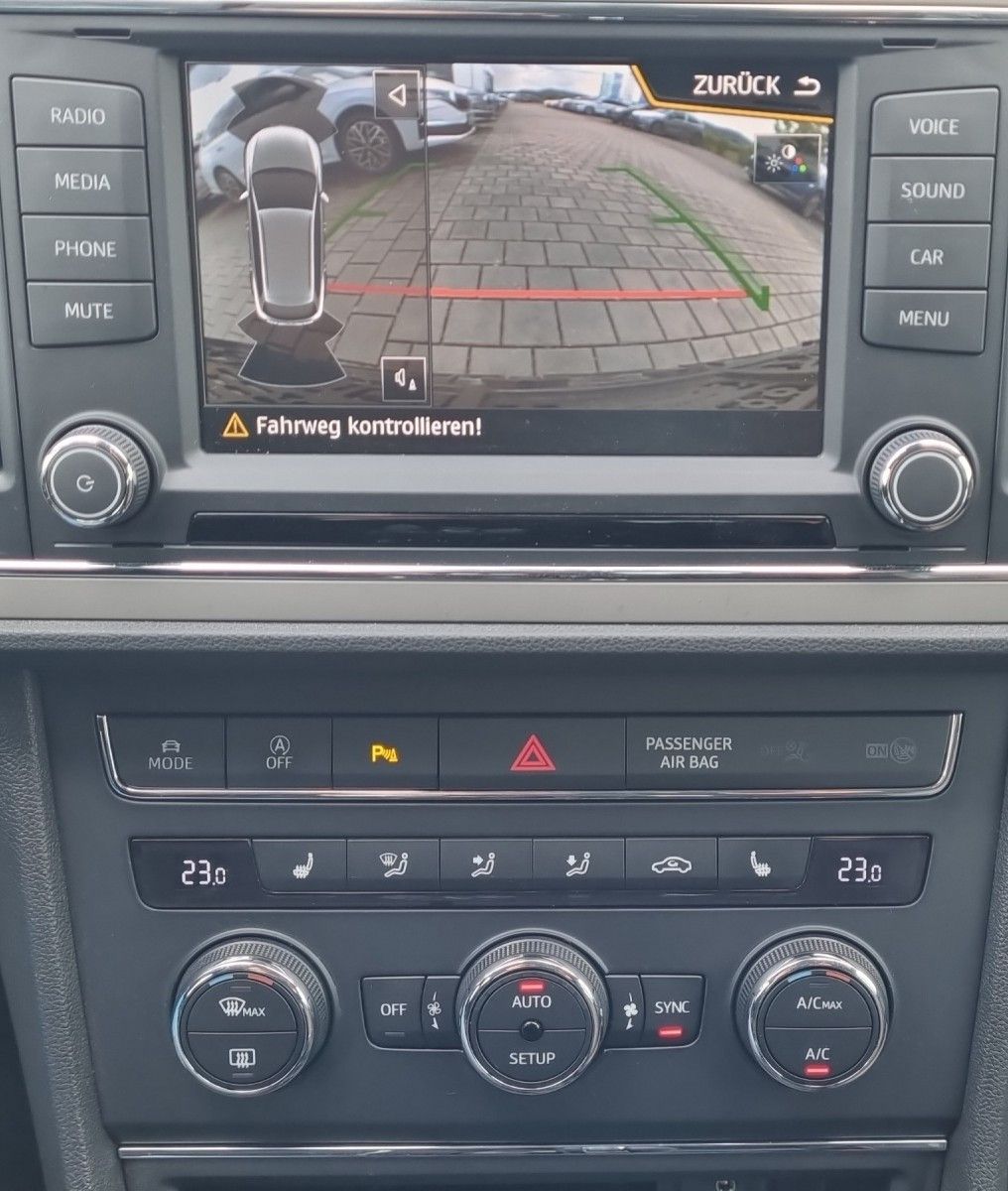 Fahrzeugabbildung SEAT Leon ST X-Perience 4Drive 1,8 TSI DSG GRA AHK
