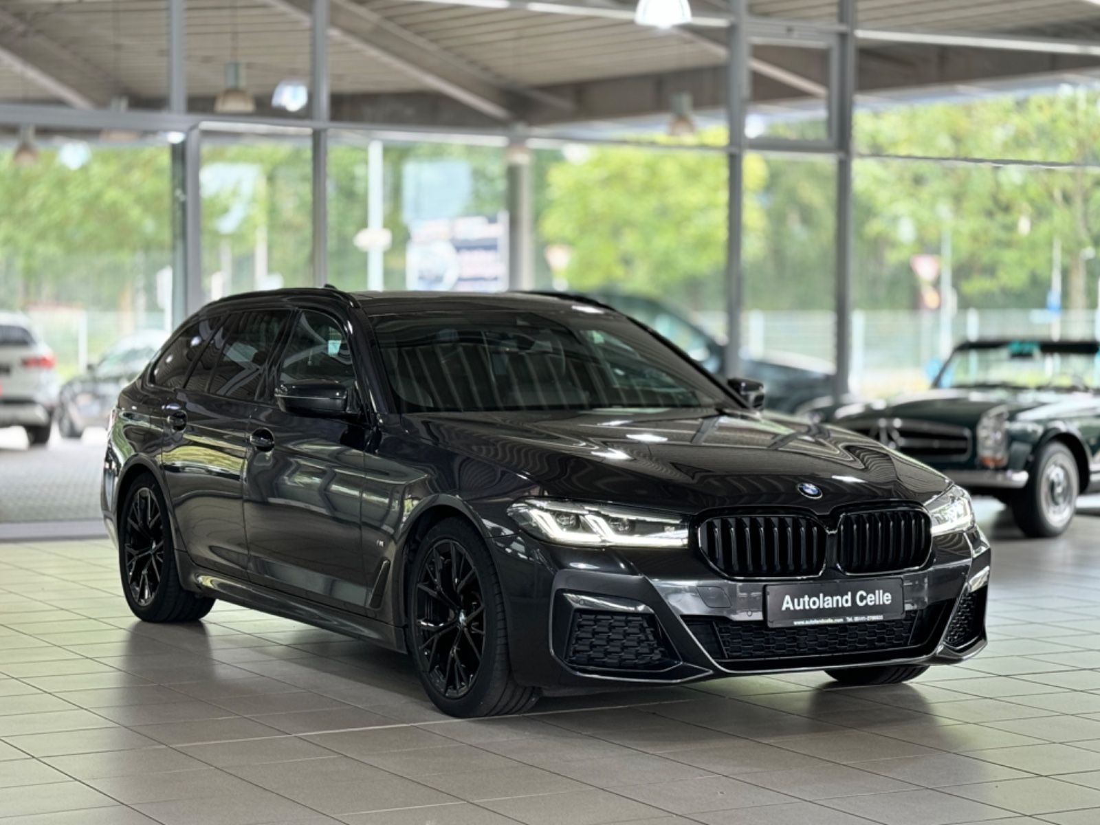 Fahrzeugabbildung BMW 520d M Sport DAB Kamera LED Panorama Individual