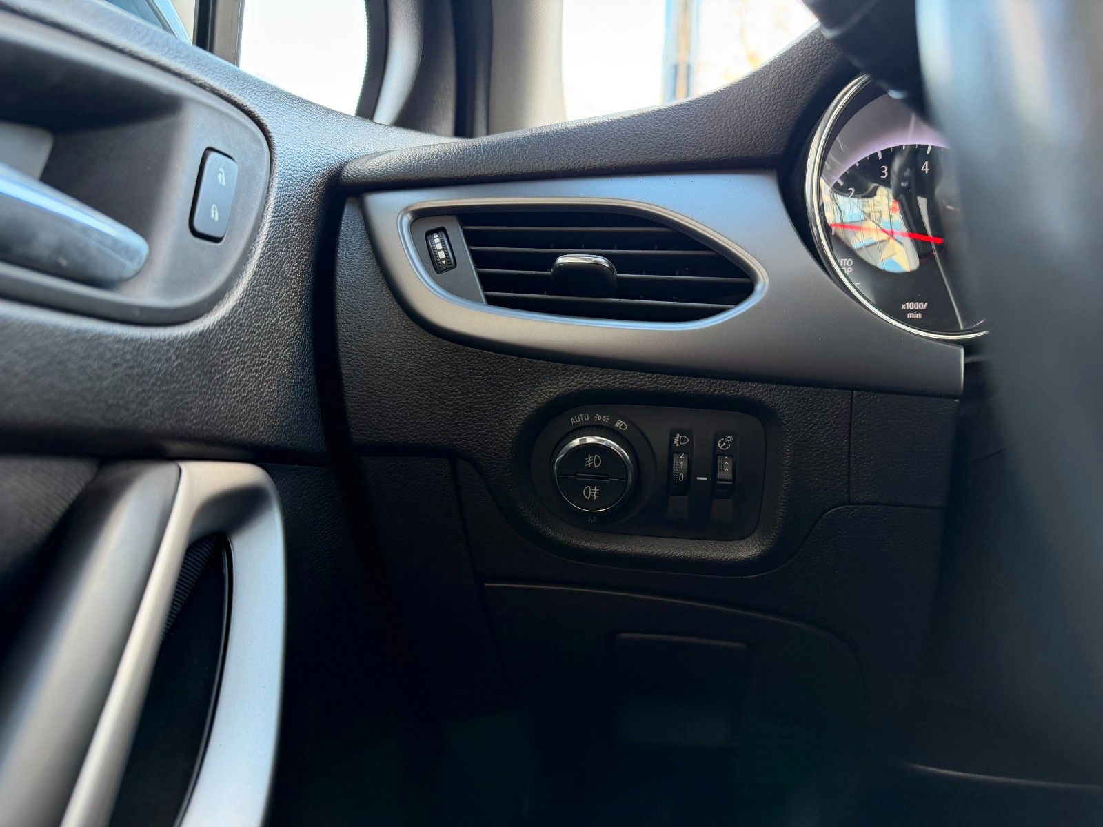 Fahrzeugabbildung Opel Astra K ST Business Edition 110PS Navi/Kamera!