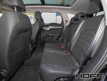 Volkswagen Touareg - 12