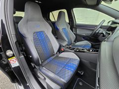 VW Golf VIII R 4Motion Matrix DAB Harman-Kardon