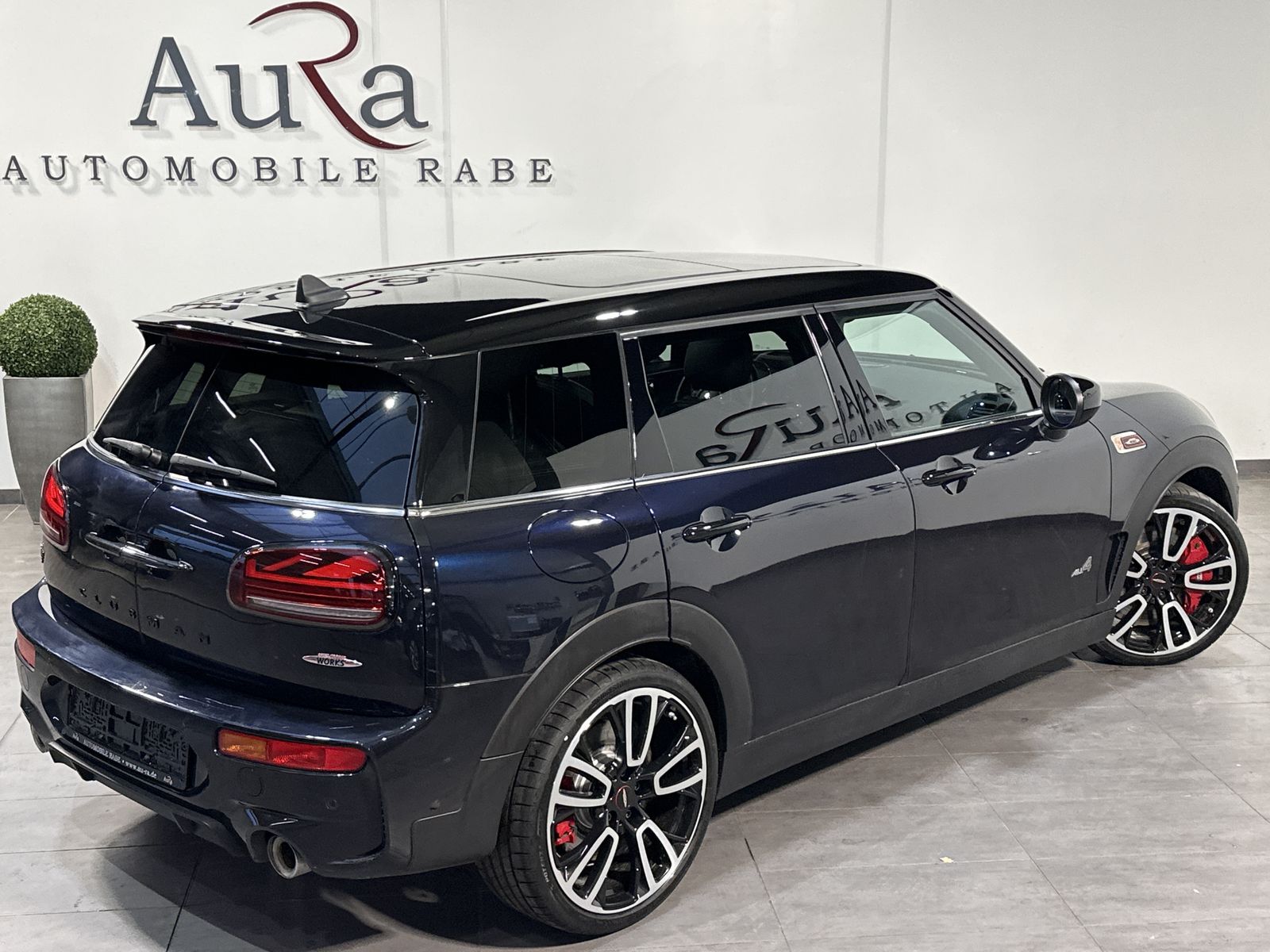 Fahrzeugabbildung MINI John Cooper Works Clubman All4 NAV+LED+PANO+H&K