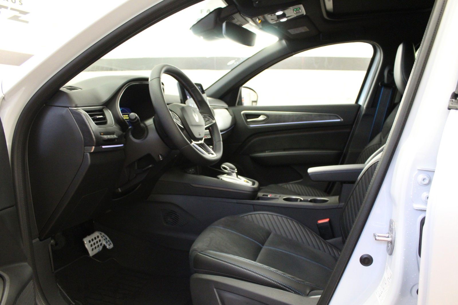 Fahrzeugabbildung Renault Arkana E-TECH Full Hybrid 145 Esprit Alpine