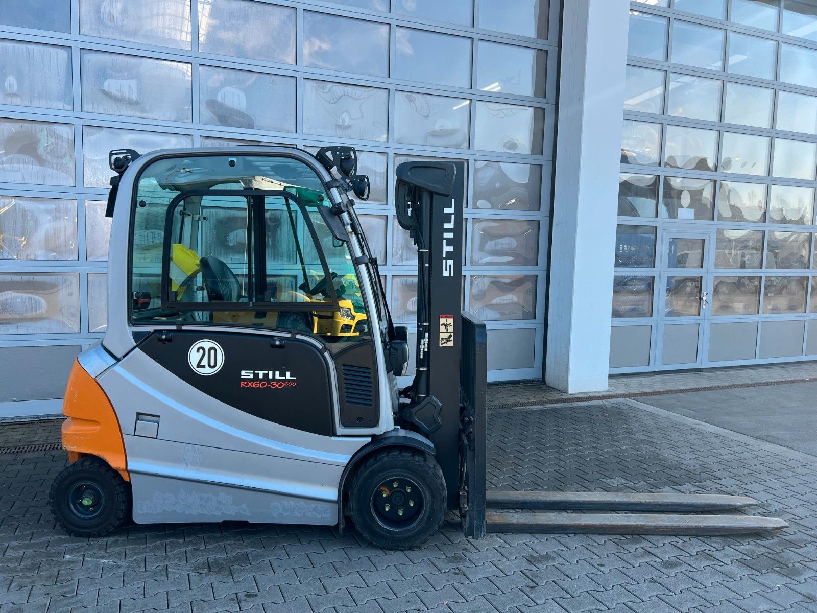 Fahrzeugabbildung Still RX60-30L/600 / nur 1.227h / Hubhöhe 3.6m / SS
