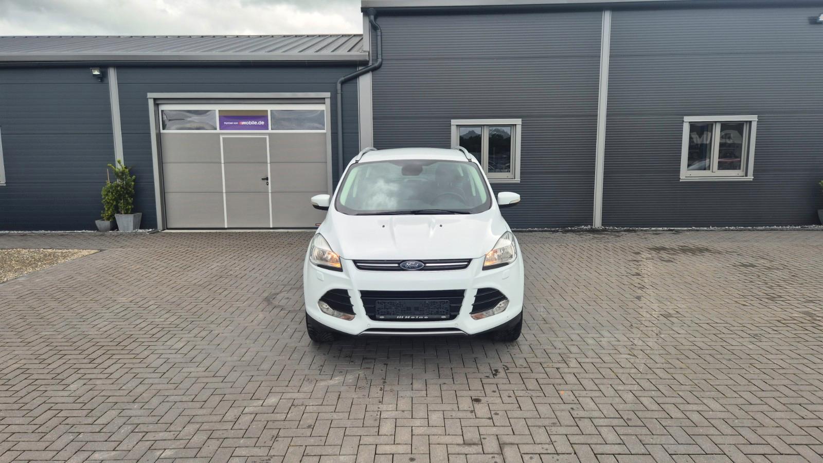 Ford Kuga Titanium / 2 Hand / Zahnr erneuert.