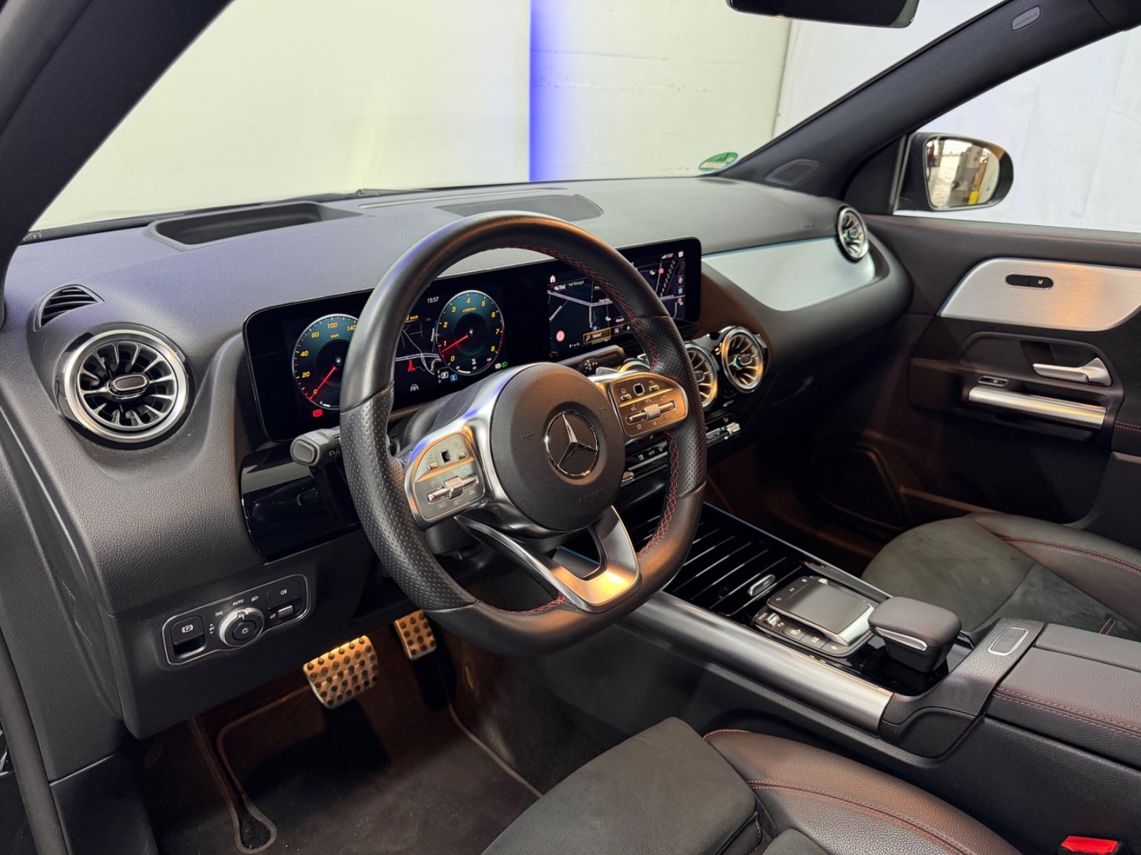Mercedes-Benz GLA 250 4Matic AMG NIGHT 1HND 360° LED HUD APPLE foto 16