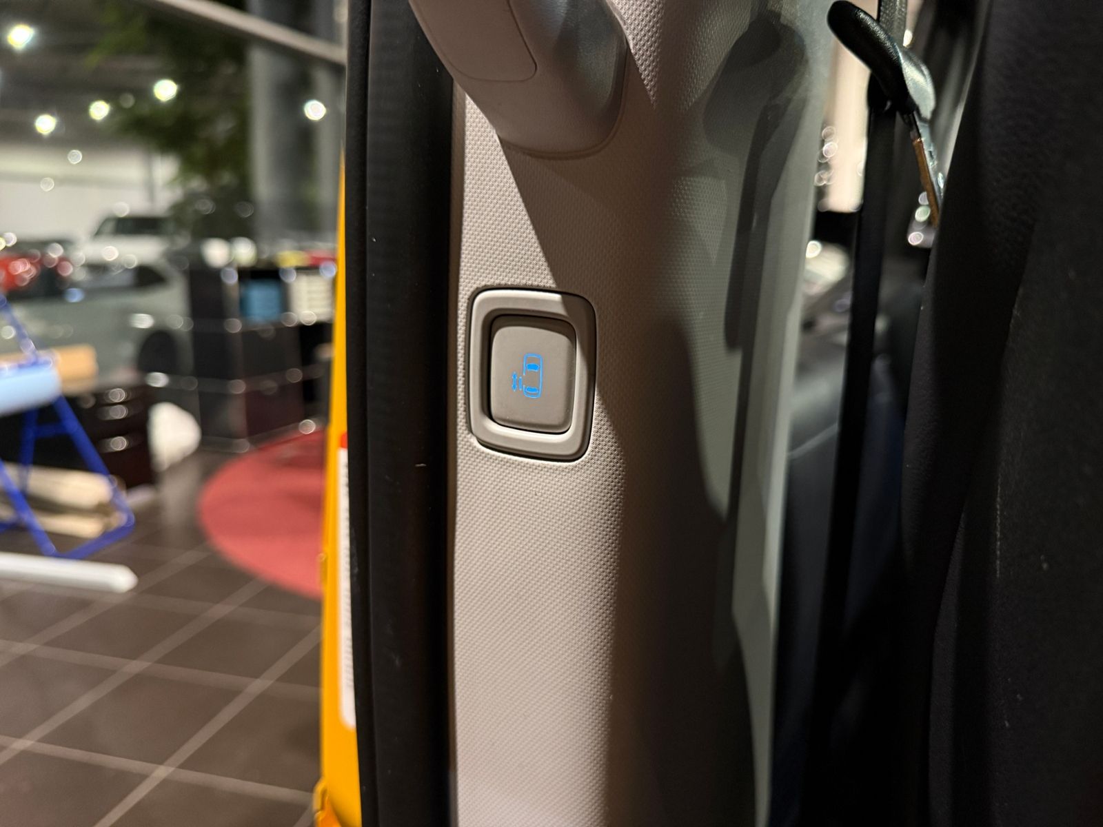 Fahrzeugabbildung Hyundai STARIA Prime 4WD PANO 360° LED NAV SHZ