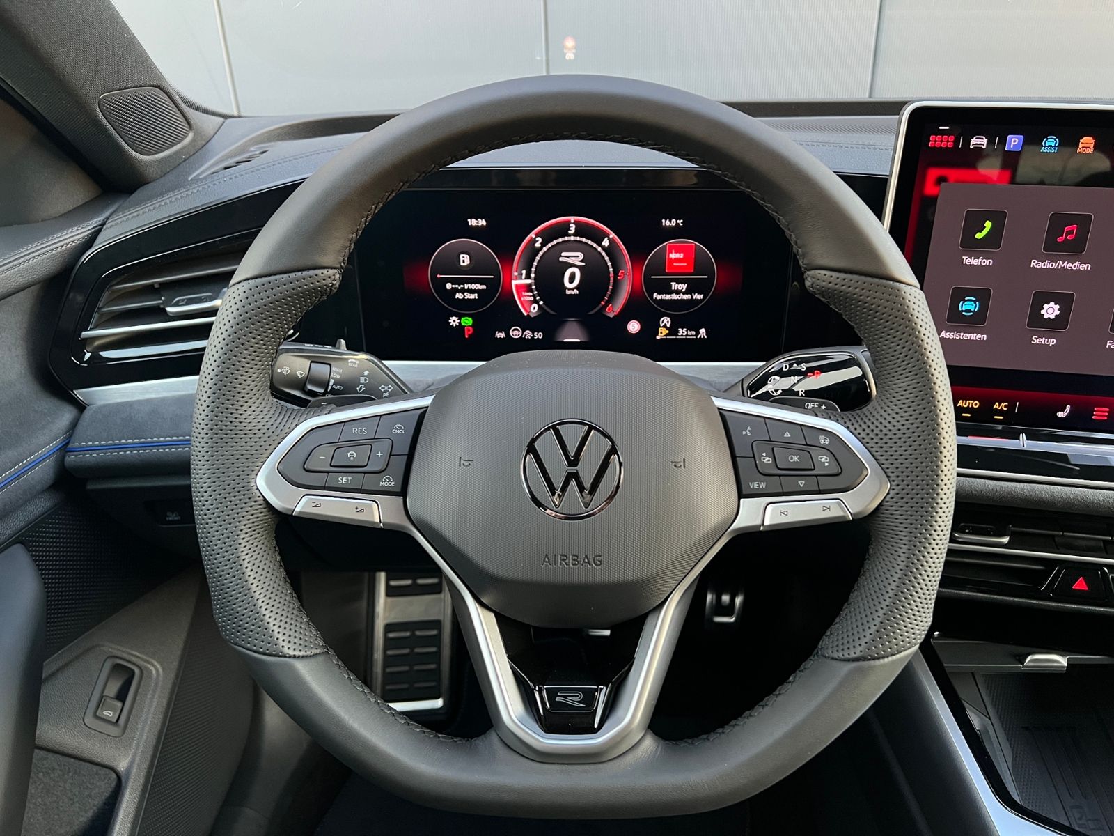 Fahrzeugabbildung Volkswagen Passat Variant R-Line 2.0 TDI DSG 4MOTION *AHK,