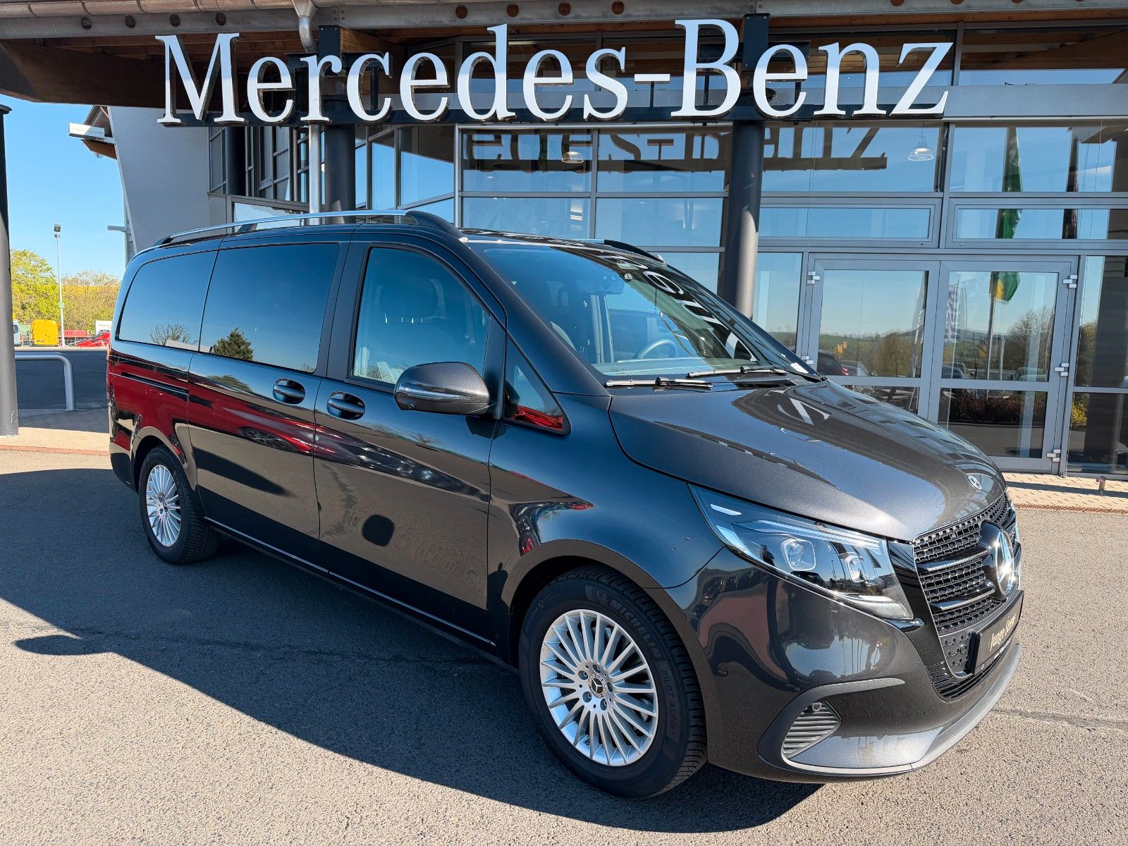 Fahrzeugabbildung Mercedes-Benz V 250 d STYLE DISTRONIC AHK2,5to 360Kamera LED