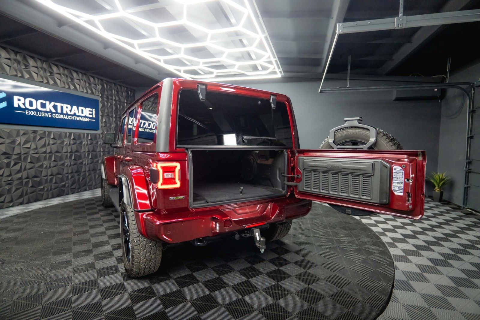 Fahrzeugabbildung Jeep Wrangler 3.0L EcoDiesel Unlimited Sahara 4x4 ACC