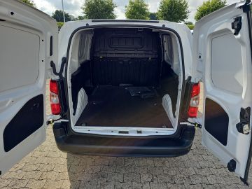 Bild 8 Opel Combo E Cargo Basis Musikstreaming DAB Verkehrsz