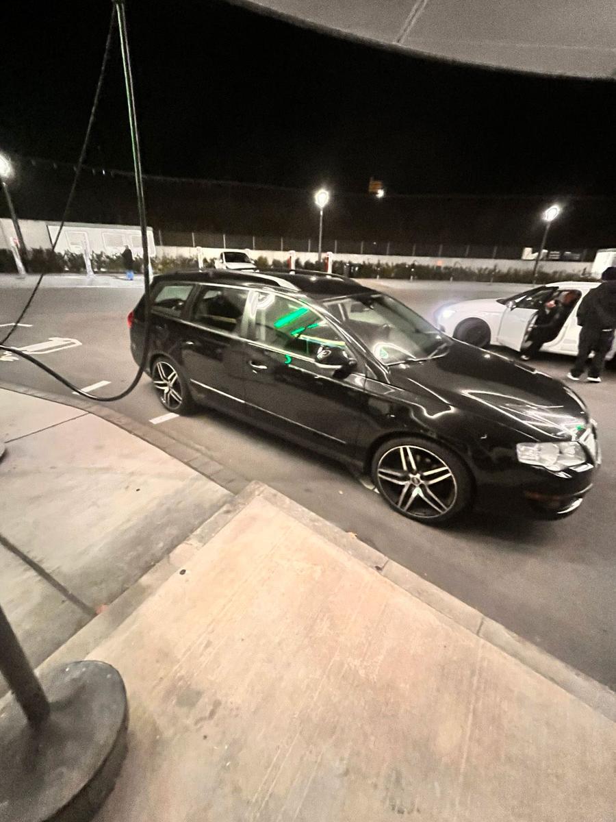 Volkswagen Passat 2010 — двигун 105 HP (77kW)