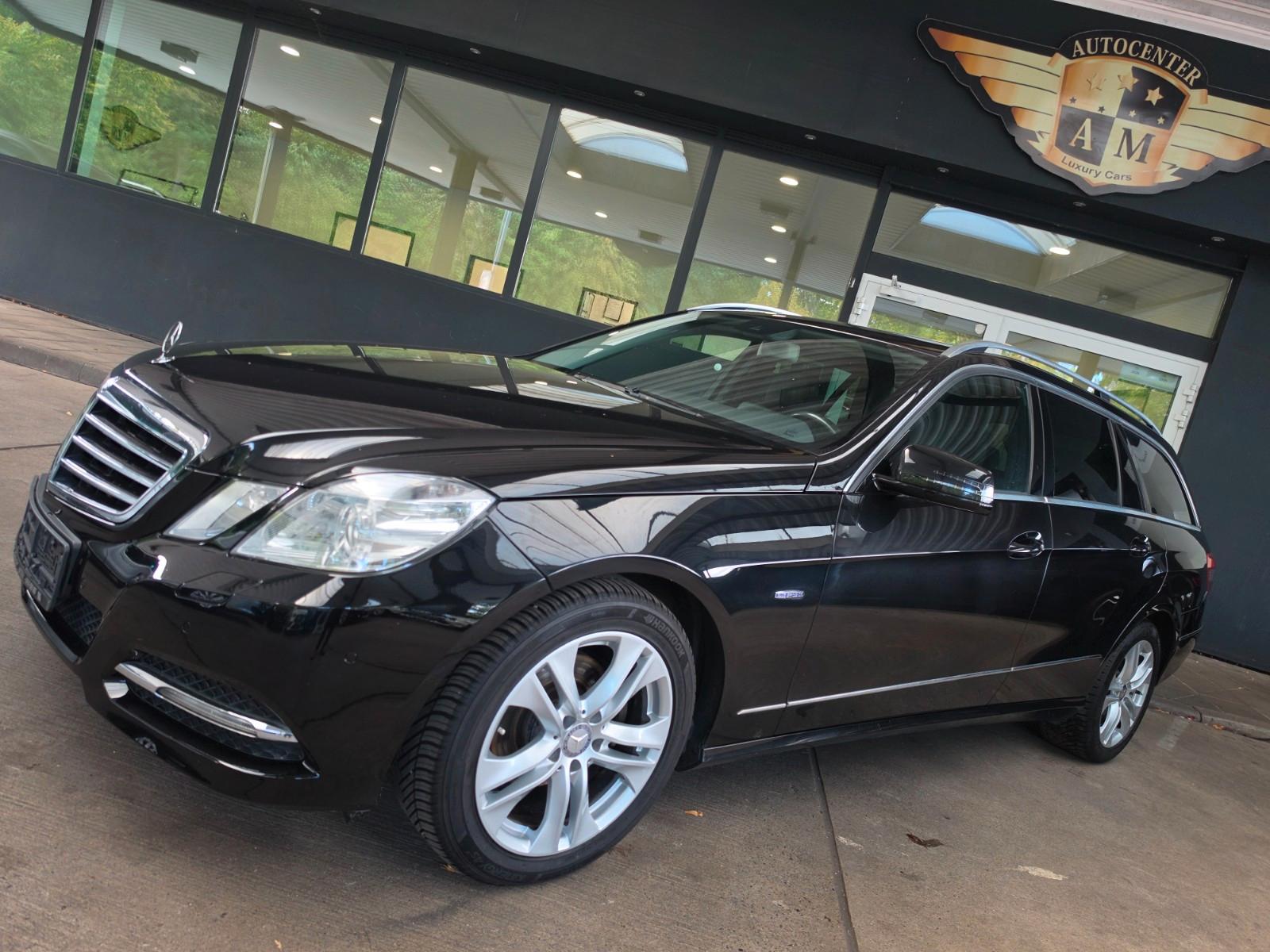 Mercedes-Benz E200 2011 — photo 17
