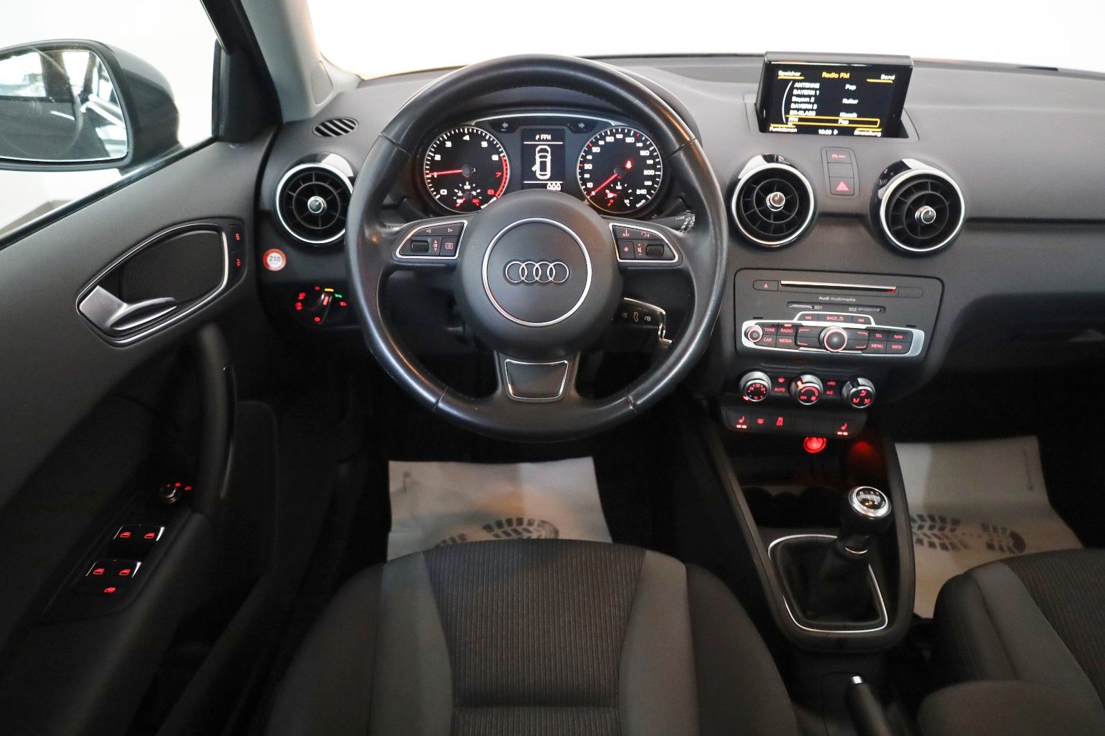 Fahrzeugabbildung Audi A1 Sportback design,PDC,8 fach bereift