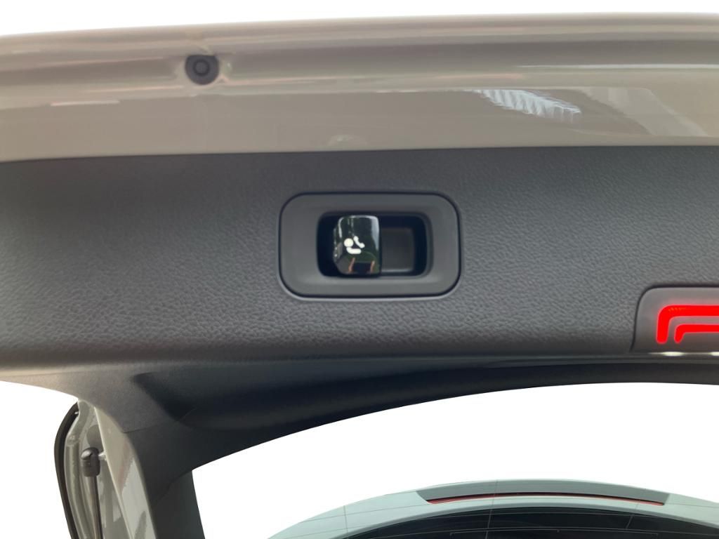 Fahrzeugabbildung Mercedes-Benz E 450 d 4M T AMG*Night*PanoD*Distr.*PDC*360°*AHK