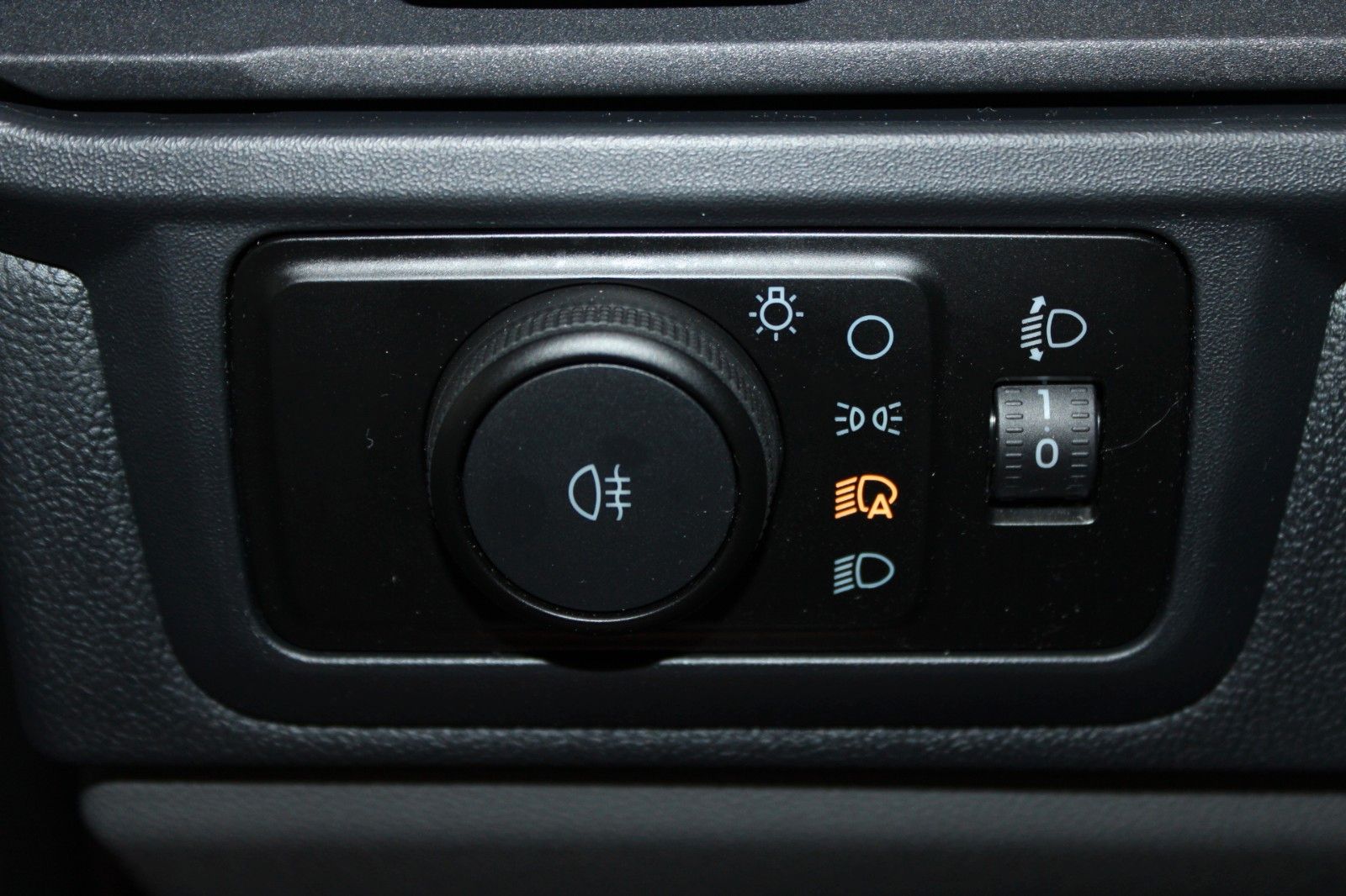 Fahrzeugabbildung Ford Transit Custom L1 TREND LED NAVI CAM ACC SHZ uvm