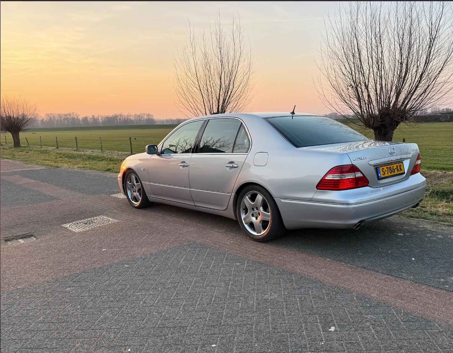 Lexus LS 430