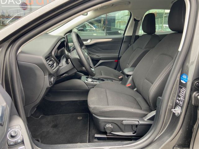 Fahrzeugabbildung Ford Focus Turnier Titanium NAVI+RFK , AHK abnehmbar